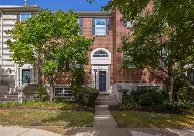 Photo 2 of Townhouse for sale at 217 Willow Blvd, Willow Springs, IL 60480 | MLS# 12754688 | Listing updated on 2026-09-22
