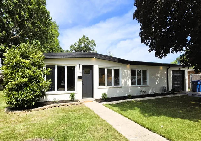 Single family home for sale at 7906 W 98th Street, Hickory Hills, IL 60457 | MLS# 12754692