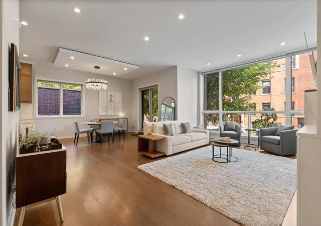 Listing Photo 1 - Condo for sale in building located at 1205 W Montana St, Chicago, IL 60614 - Unit #1W
