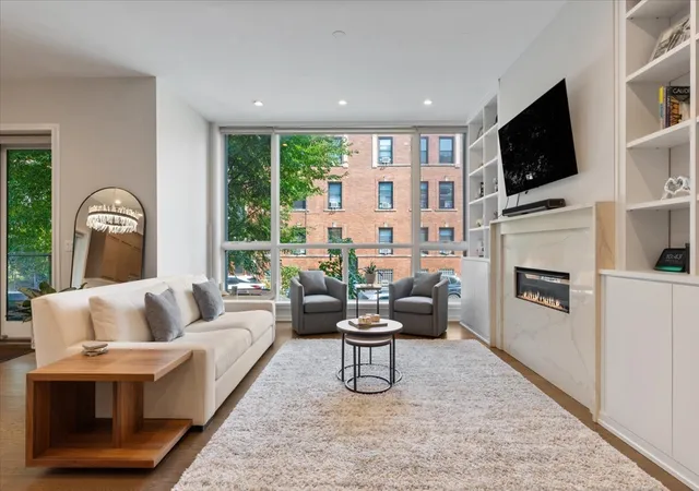 Listing Photo 5 - Condo for sale in building located at 1205 W Montana St, Chicago, IL 60614 - Unit #1W