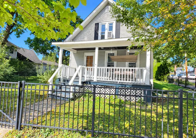 Photo 1 of Single family home for sale at 952 Larkin Ave, Elgin, IL 60123 | MLS# 12754700 | Listing updated on 2026-10-23