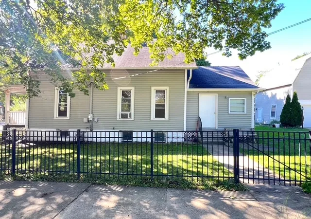 Photo 2 of Single family home for sale at 952 Larkin Ave, Elgin, IL 60123 | MLS# 12754700 | Listing updated on 2026-10-23