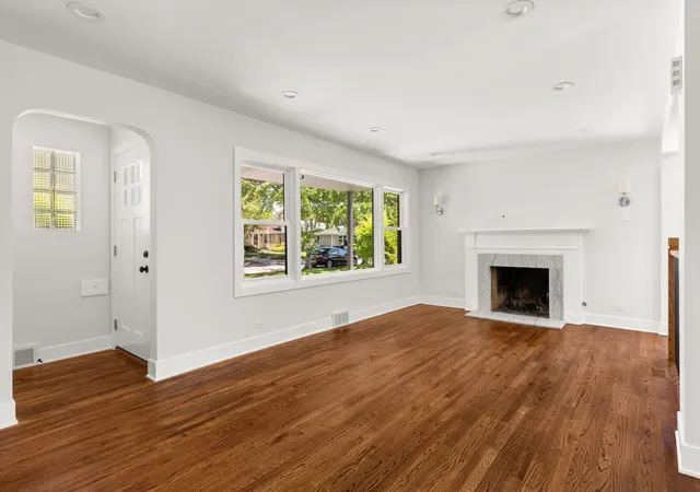 Photo 4 of Single family home for sale at 8918 Parkside Ave, Morton Grove, IL 60053 | MLS# 12754707 | Listing updated on 2026-09-17