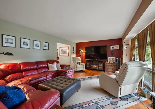 Photo 4 of Single family home for sale at 19616 Kishwaukee Valley Rd, Marengo, IL 60152 | MLS# 12754712 | Listing updated on 2026-10-03