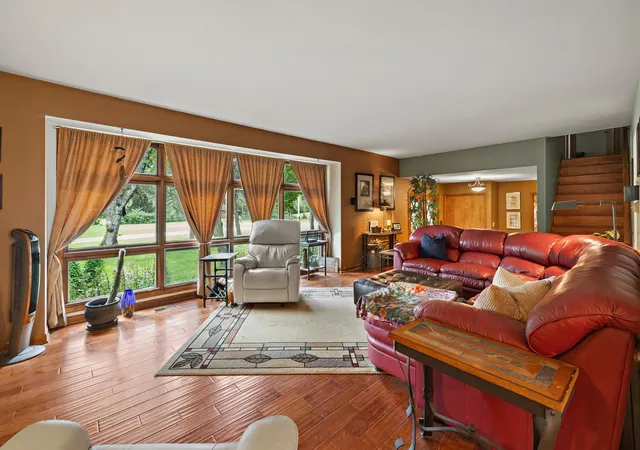 Photo 3 of Single family home for sale at 19616 Kishwaukee Valley Rd, Marengo, IL 60152 | MLS# 12754712 | Listing updated on 2026-10-03