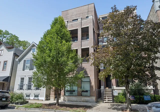 Photo 1 of Condo for sale at 1320 W Wrightwood Ave #3, Chicago, IL 60614 | MLS# 12754715 | Listing updated on 2026-09-15