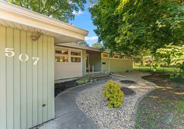 Photo 1 of Single family home for sale at 507 E Sunnycrest Ct, Urbana, IL 61801 | MLS# 12754716 | Listing updated on 2026-10-03