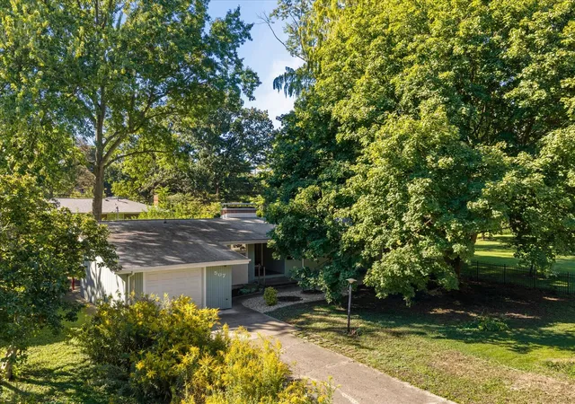 Photo 2 of Single family home for sale at 507 E Sunnycrest Ct, Urbana, IL 61801 | MLS# 12754716 | Listing updated on 2026-10-03