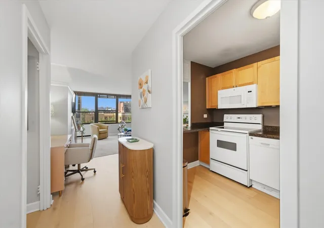 Photo 4 of Condo for sale at 1560 N Sandburg Ter #507J, Chicago, IL 60610 | MLS# 12754730 | Listing updated on 2026-09-16