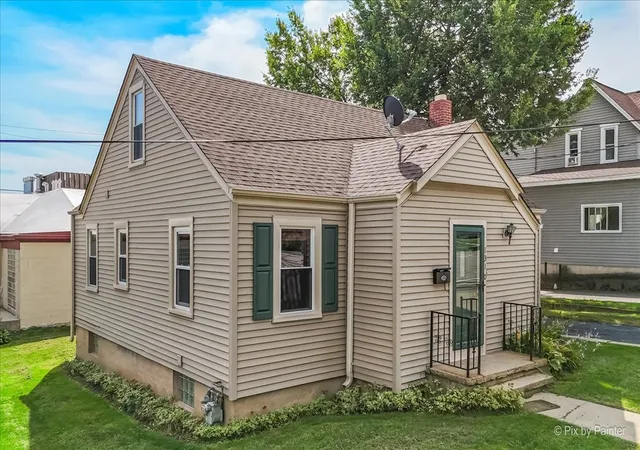 Photo 1 of Single family home for sale at 1310 Park St, Mc Henry, IL 60050 | MLS# 12754734 | Listing updated on 2026-10-08