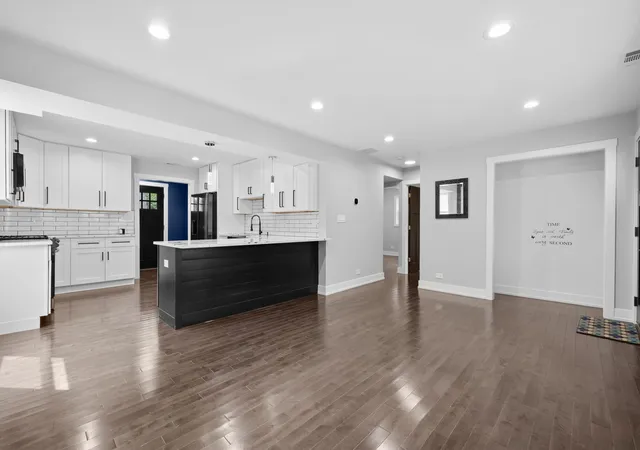 Photo 4 of Single family home for sale at 3703 Bluebird Ln, Rolling Meadows, IL 60008 | MLS# 12754737 | Listing updated on 2026-09-23