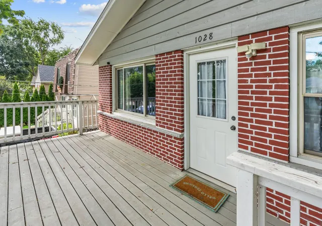 Photo 3 of Single family home for sale at 1028 Idlewild Dr, Round Lake Beach, IL 60073 | MLS# 12754749 | Listing updated on 2026-10-01