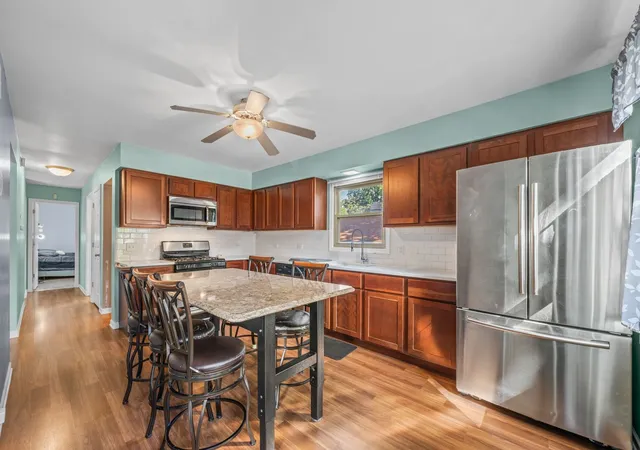 Photo 4 of Single family home for sale at 1028 Idlewild Dr, Round Lake Beach, IL 60073 | MLS# 12754749 | Listing updated on 2026-10-01