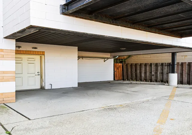 Listing Photo 2 - Condo for sale in building located at 2235 N Lister Ave, Chicago, IL 60614 - Unit #102