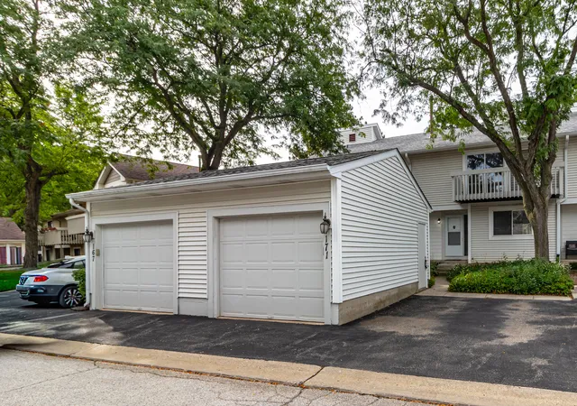 Photo 1 of Townhouse for sale at 171 Saratoga Ct, Vernon Hills, IL 60061 | MLS# 12754772 | Listing updated on 2026-09-15