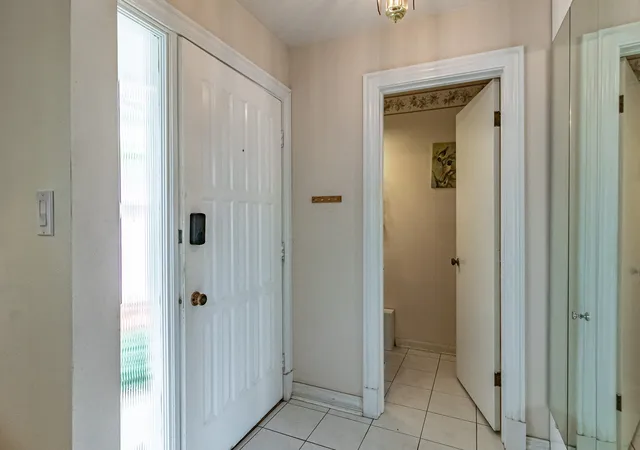 Photo 3 of Townhouse for sale at 171 Saratoga Ct, Vernon Hills, IL 60061 | MLS# 12754772 | Listing updated on 2026-09-15
