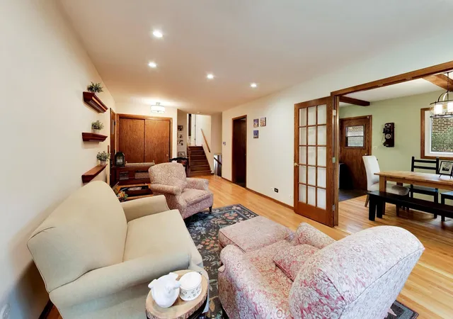 Photo 4 of Single family home for sale at 1216 E Mayfair Rd, Arlington Heights, IL 60004 | MLS# 12754781 | Listing updated on 2026-09-23