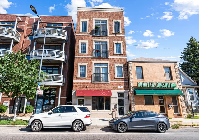 Photo 1 of Condo for sale at 2248 W Foster Ave #3, Chicago, IL 60625 | MLS# 12754782 | Listing updated on 2026-09-15