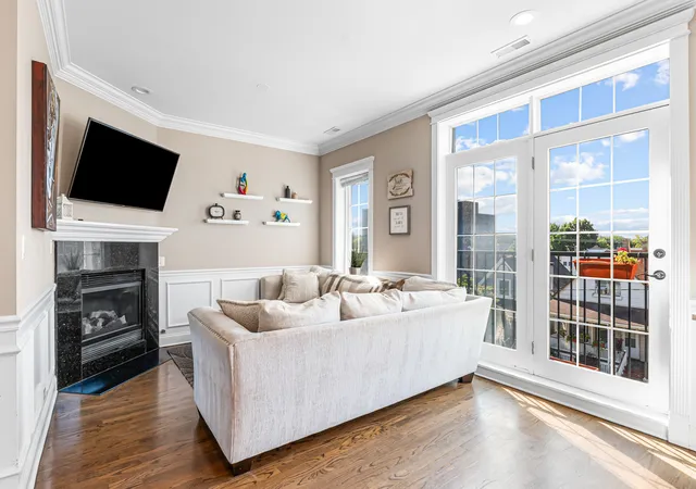 Photo 3 of Condo for sale at 2248 W Foster Ave #3, Chicago, IL 60625 | MLS# 12754782 | Listing updated on 2026-09-15