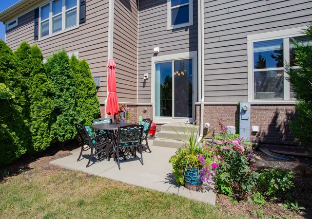 Photo 3 of Townhouse for sale at 246 Belmont Dr, Lincolnshire, IL 60069 | MLS# 12754783 | Listing updated on 2026-09-15