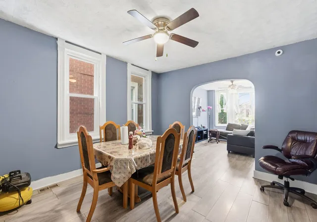 Listing Photo 5 - Condo for sale in building located at 6433 S Aberdeen St, Chicago, IL 60621