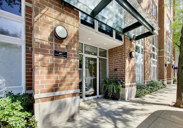 Photo 2 of Condo for sale at 811 Chicago Ave #609, Evanston, IL 60202 | MLS# 12754788 | Listing updated on 2026-09-23