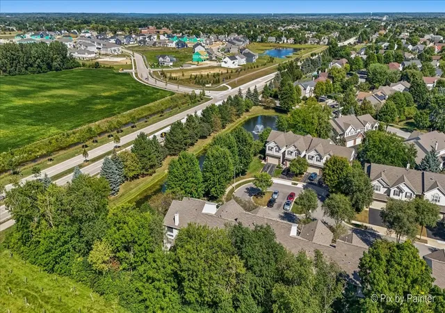 Listing Photo 2 - Condo for sale in building located at 2304 Sandy Creek Dr, Algonquin, IL 60102 - Unit #2394
