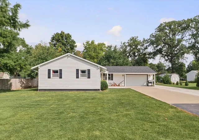 Single family home for sale at 4 Cherry Ln, Villa Grove, IL 61956 | MLS# 12754801