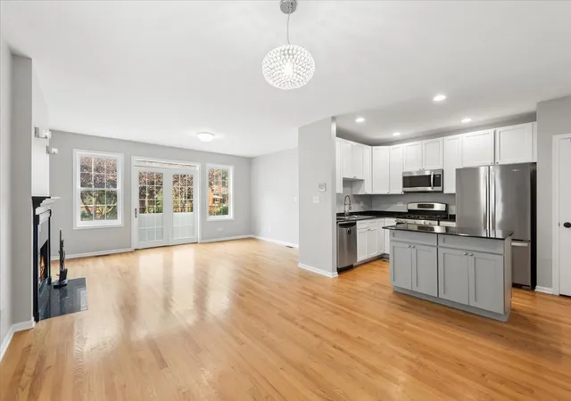 Photo 2 of Condo for sale at 853 W Lakeside Pl #1W, Chicago, IL 60640 | MLS# 12754804 | Listing updated on 2026-09-15