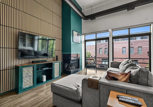 Listing Photo 5 - Condo for sale in building located at 1760 W Wrightwood Ave, Chicago, IL 60614 - Unit #305