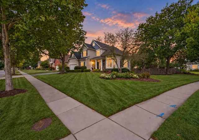 Photo 3 of Single family home for sale at 2030 Tunbridge Trl, Algonquin, IL 60102 | MLS# 12754814 | Listing updated on 2026-10-02