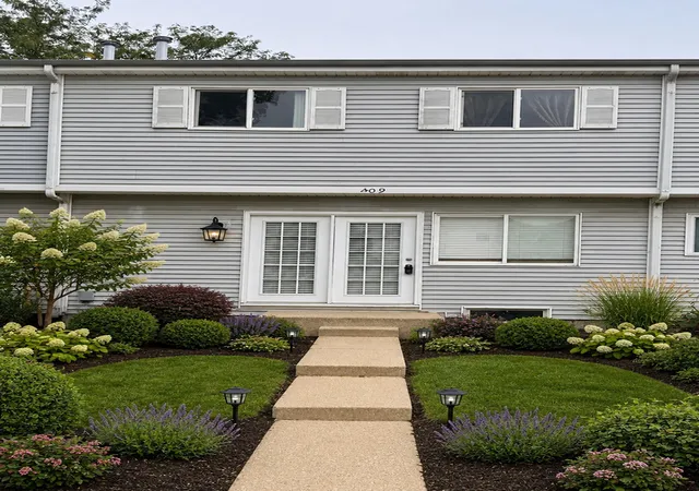 Photo 3 of Townhouse for sale at 409 Providence Ct, Bolingbrook, IL 60440 | MLS# 12754817 | Listing updated on 2026-10-06