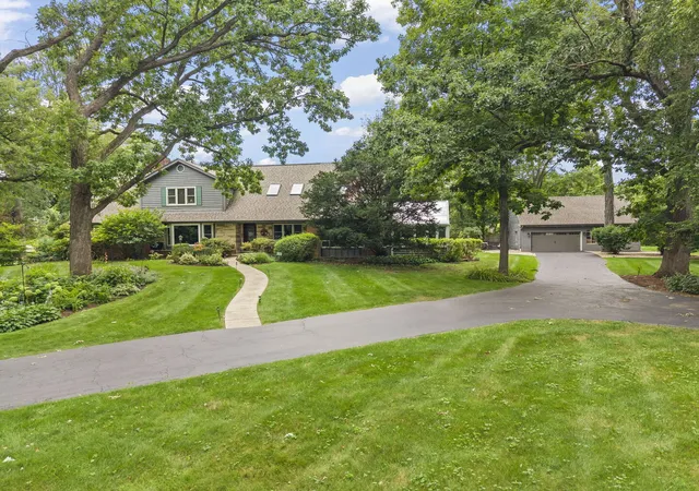 Photo 1 of Single family home for sale at 27w118 Cove Ln, Warrenville, IL 60555 | MLS# 12754831 | Listing updated on 2026-09-25