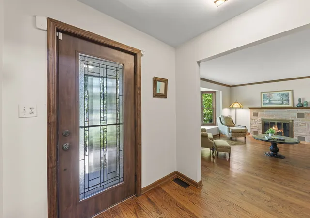 Photo 3 of Single family home for sale at 27w118 Cove Ln, Warrenville, IL 60555 | MLS# 12754831 | Listing updated on 2026-09-25