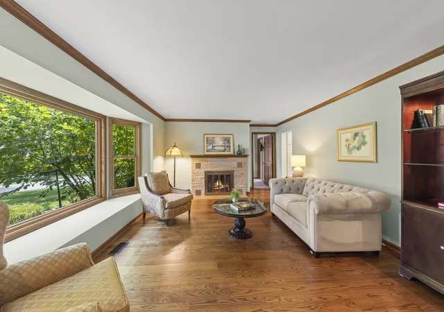 Photo 4 of Single family home for sale at 27w118 Cove Ln, Warrenville, IL 60555 | MLS# 12754831 | Listing updated on 2026-09-25