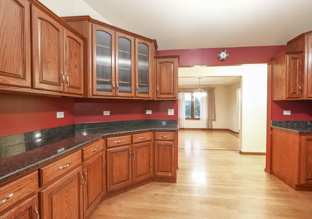 Photo 3 of Single family home for sale at 1048 Windfield Dr, Manteno, IL 60950 | MLS# 12754834 | Listing updated on 2026-10-22