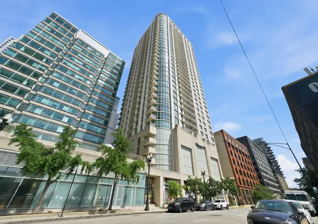 Photo 1 of Condo for sale at 125 S Jefferson St #1904, Chicago, IL 60661 | MLS# 12754855 | Listing updated on 2026-09-15