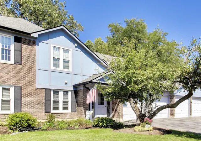 Photo 1 of Townhouse for sale at 172 Grove Ave #C, Des Plaines, IL 60016 | MLS# 12754859 | Listing updated on 2026-10-05