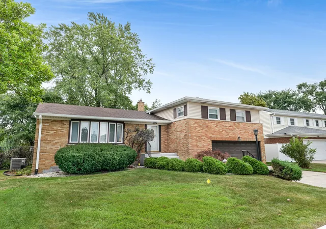 Photo 1 of Single family home for sale at 661 Winston Dr, Melrose Park, IL 60160 | MLS# 12754866 | Listing updated on 2026-09-23