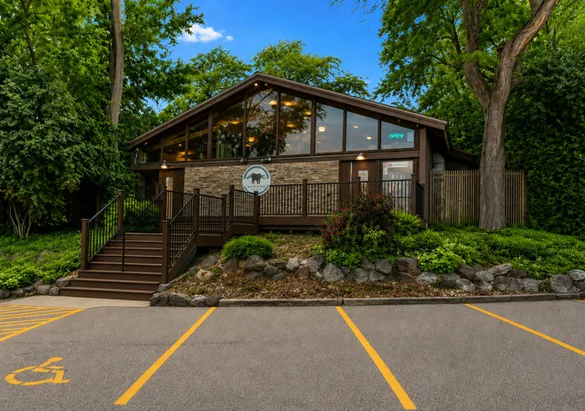 Listing Photo 2 - Condo for sale in building located at 5803 Oakwood Dr, Lisle, IL 60532 - Unit #2D