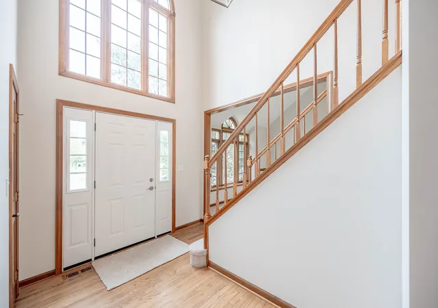 Photo 2 of Single family home for sale at 1304 Champagne Ct, Naperville, IL 60563 | MLS# 12754875 | Listing updated on 2026-09-27