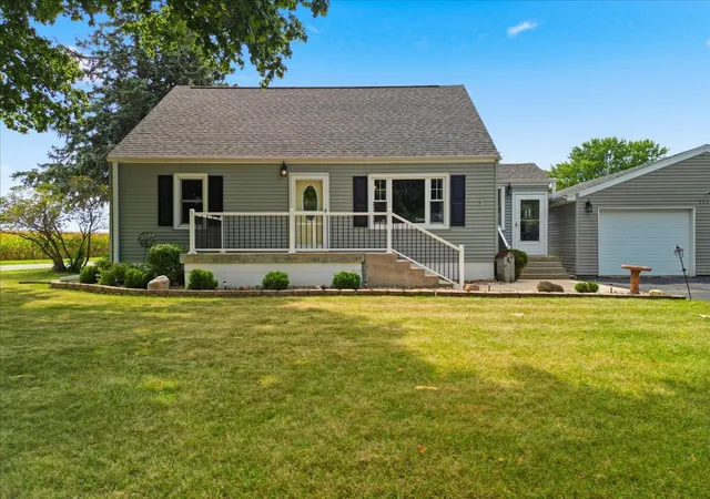 Photo 3 of Single family home for sale at 1510 Sycamore Dr, Rock Falls, IL 61071 | MLS# 12754889 | Listing updated on 2026-09-22