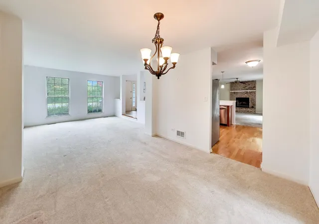 Photo 4 of Single family home for sale at 580 Sycamore Cir, Wauconda, IL 60084 | MLS# 12754891 | Listing updated on 2026-09-23