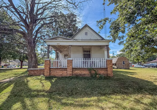 Photo 1 of Single family home for sale at 2105 Dewitt Ave, Mattoon, IL 61938 | MLS# 12754893 | Listing updated on 2026-09-16