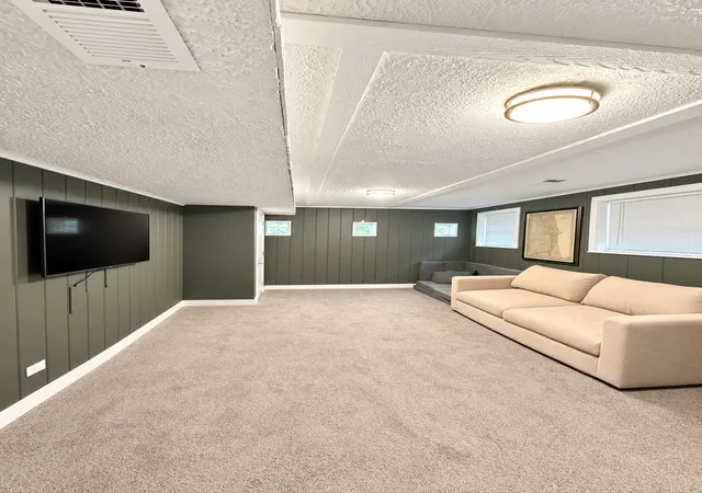 Photo 4 of Single family home for sale at 1235 Ferndale Ave, Highland Park, IL 60035 | MLS# 12754898 | Listing updated on 2026-09-30
