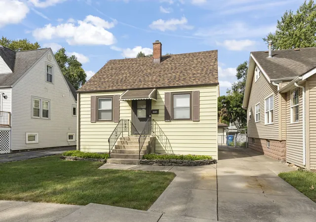 Photo 2 of Single family home for sale at 14918 Hamlin Ave, Midlothian, IL 60445 | MLS# 12754899 | Listing updated on 2026-09-21