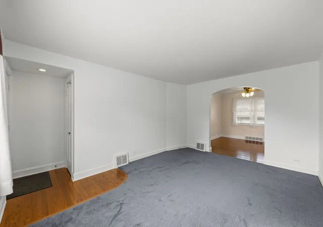 Photo 4 of Single family home for sale at 14918 Hamlin Ave, Midlothian, IL 60445 | MLS# 12754899 | Listing updated on 2026-09-21