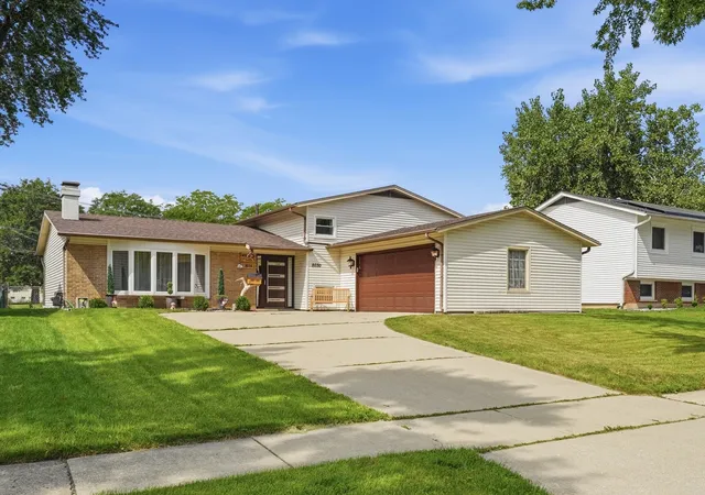 Photo 2 of Single family home for sale at 8030 Carlisle Dr, Hanover Park, IL 60133 | MLS# 12754908 | Listing updated on 2026-09-17