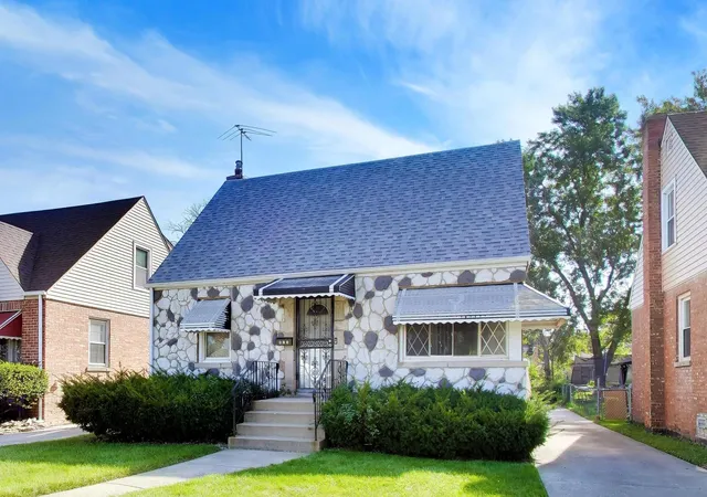 Single family home for sale at 423 Frederick Ave, Bellwood, IL 60104 | MLS# 12754910