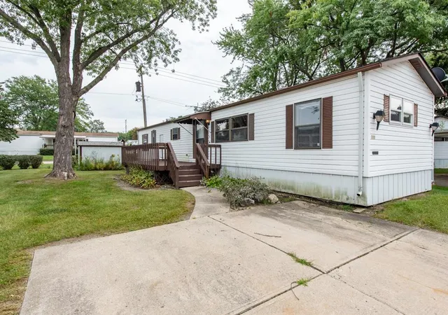 Photo 1 of Manufactured home for sale at 785 Hillcrest Ave, Park City, IL 60085 | MLS# 12754914 | Listing updated on 2026-09-15